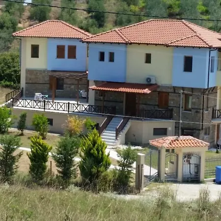 Aleksandros Βίλα *